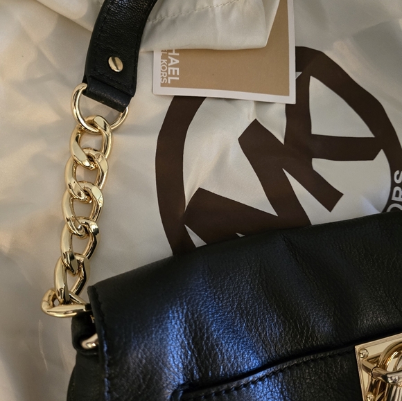 Like new Michael Kors shoulder bag - Picture 5 of 10